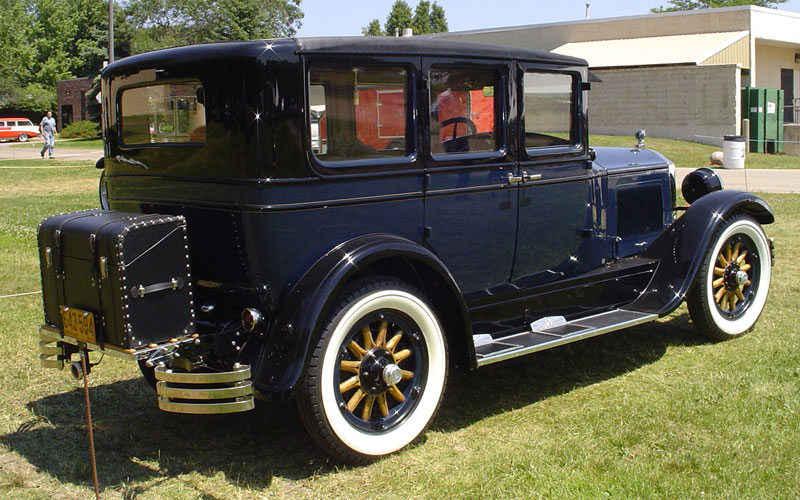 1927-buick-master-sedan-rear